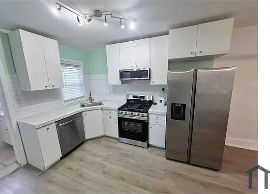 4814 Knox St — Photo 1