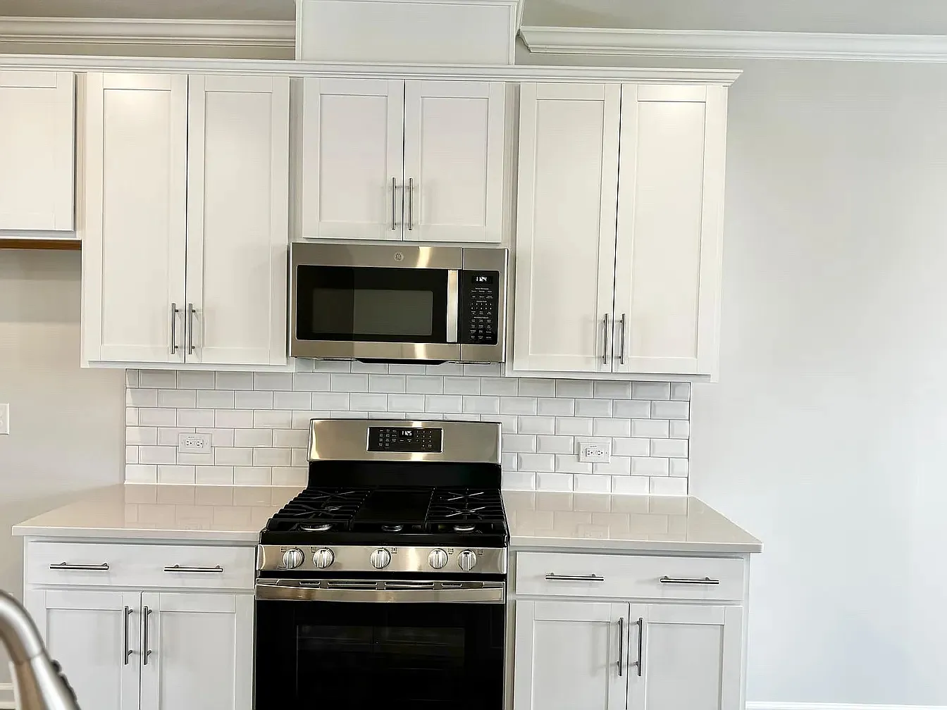 2505 Kasota Ln — Photo 3