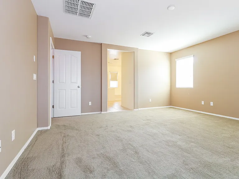 3116 S 82nd Ln — Photo 9