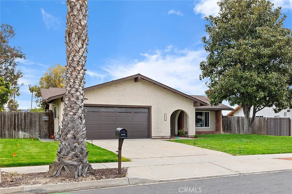 Building Photo - 1763 Henderson Ct
