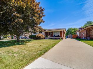 380 Woodridge Dr, Tecumseh, ON N8N3A8