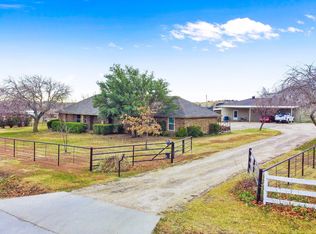 104 Cedar Ln, Haslet, TX 76052