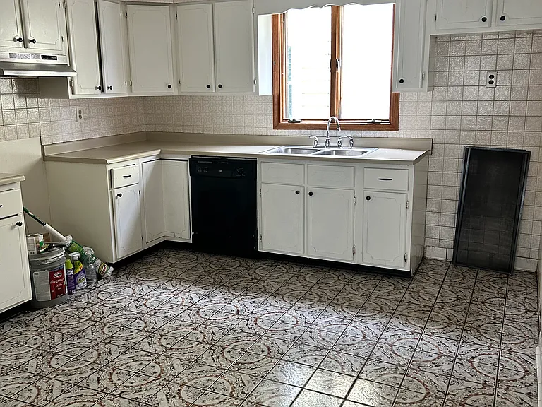 380 Colvin Ave #1 — Photo 10