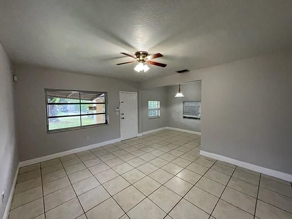 3rd image of 1215 NE 181st St