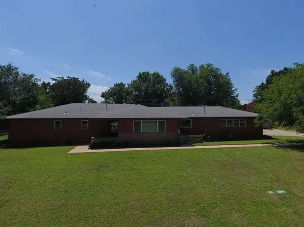 703 W Hillcrest Ave, Stillwater, OK 74075