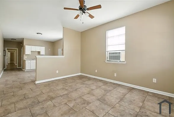 2213 Port St — Photo 2