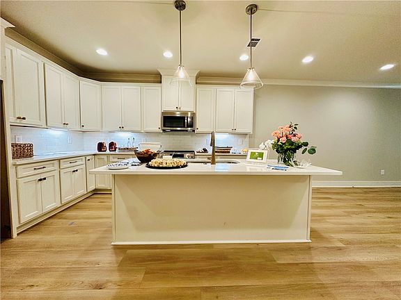 3rd image of 1100 Arcadia Ave #103