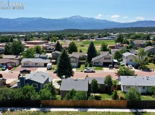 2077 Ambleside Dr, Colorado Springs, CO 80915