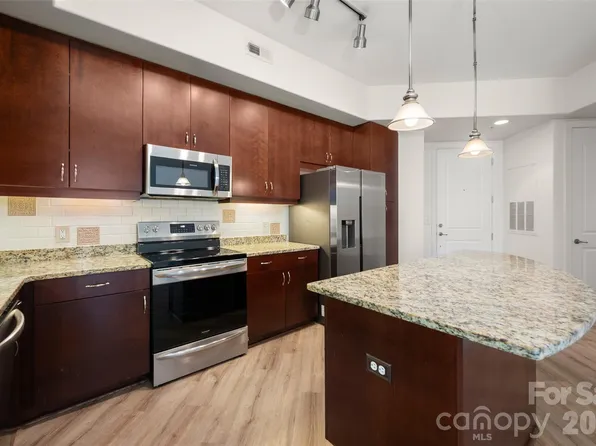 4620 Piedmont Row Dr Unit 304, Charlotte, NC 28210