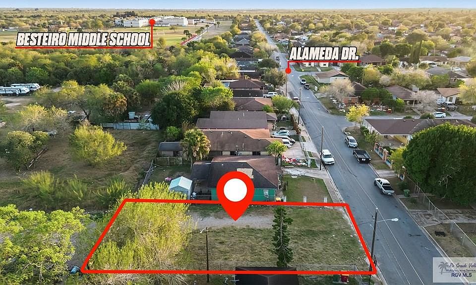 2nd image of 2803 Alameda Dr