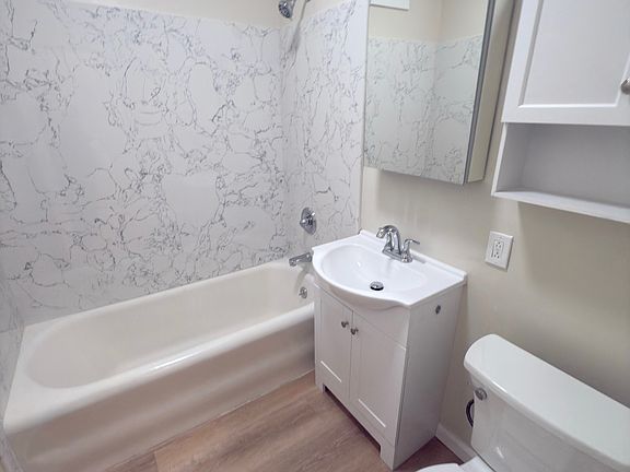 5th image of 940 Bay St APT 7