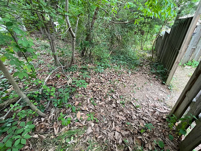 2090 Pilgrim Dr — Photo 25