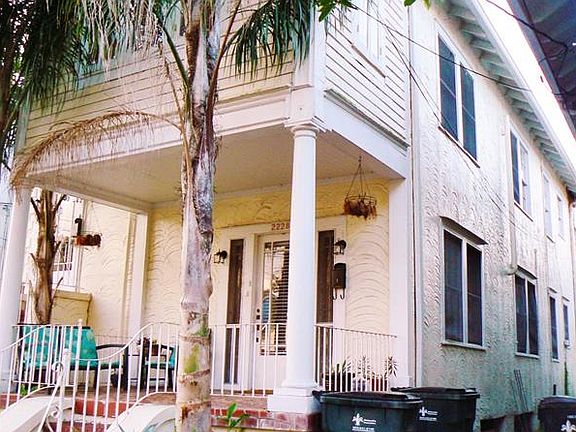2nd image of 2226 Pine St