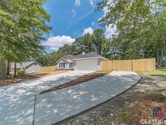 2nd image of 2120 Huntington Drive