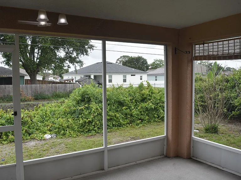 334 Bordeaux Ave NE — Photo 48