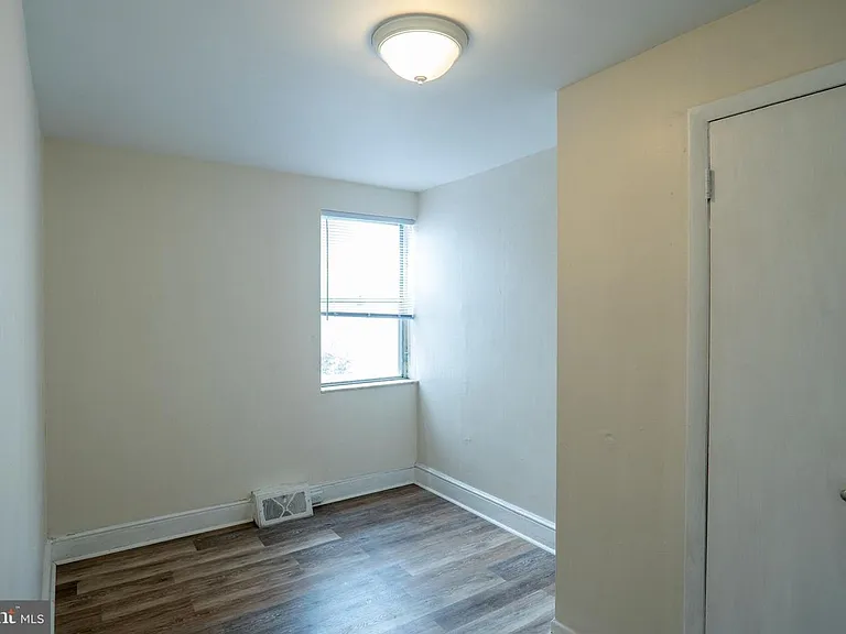 1420 S Hicks St — Photo 10