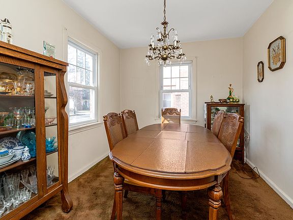 5th image of 123 E Saint Marks Pl