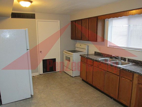 3rd image of 930 N 11th St