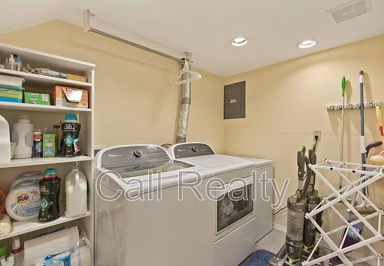 1117 E 33rd Ave — Photo 19