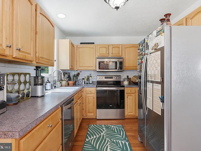 19 Fairview Ave — Photo 15