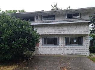 300 New Jersey Ave, Bay Shore, NY 11706