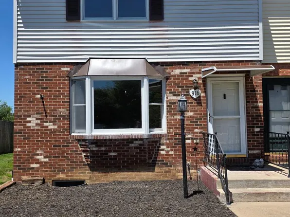 916 Hilltop Dr, Woodstock, VA 22664