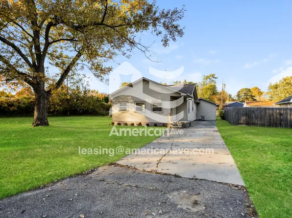34048 Rhonswood St, Farmington, MI 48335