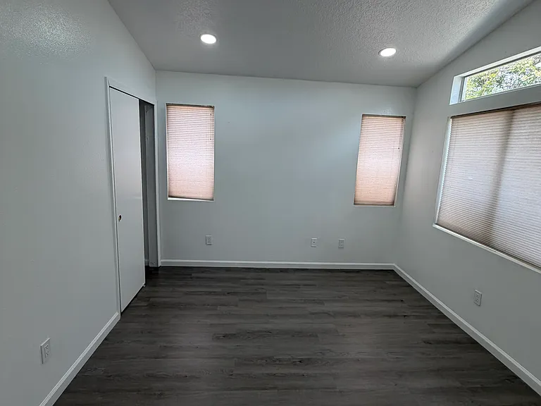 10652 Neptune St NW — Photo 12