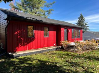 312 Sunset Rd, Petoskey, MI 49770