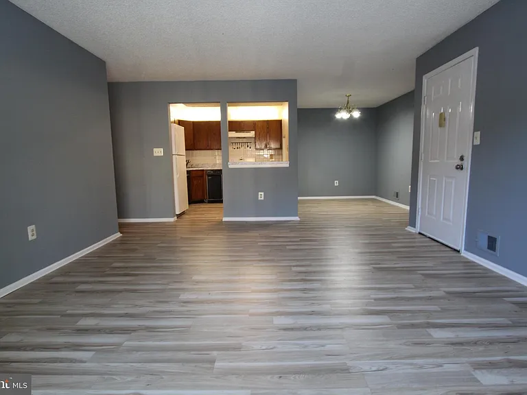 8 Joyner Ct — Photo 6