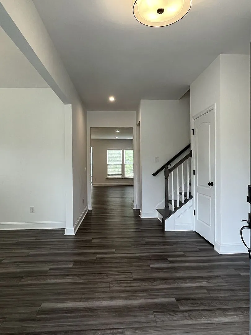 Coming Soon! Spacious 5 Bed Home In Stallings — Photo 3