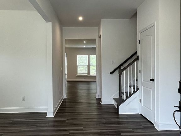 3rd image of 616 Southstone Dr