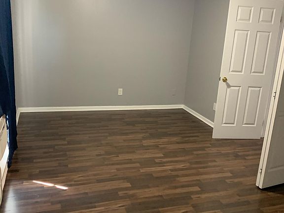 4th image of 110 Morris St #2