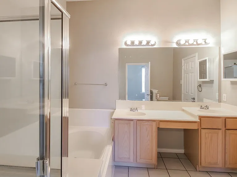 828 Pinnacle Cir — Photo 13