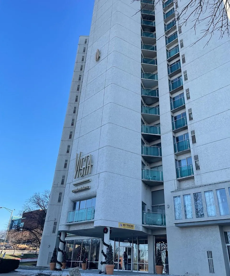 2 bed, 941 sqft, $1,500 — Photo 1