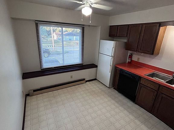 2nd image of 369 Pear St APT 3