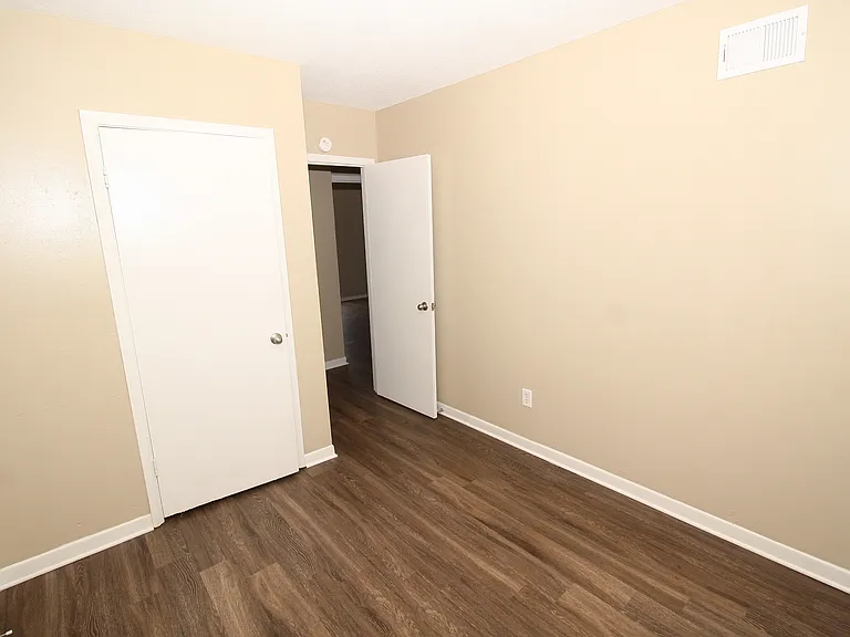 630 Blackhawk Rd — Photo 21