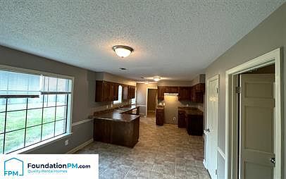 4th image of 8182 Creekside Cir S