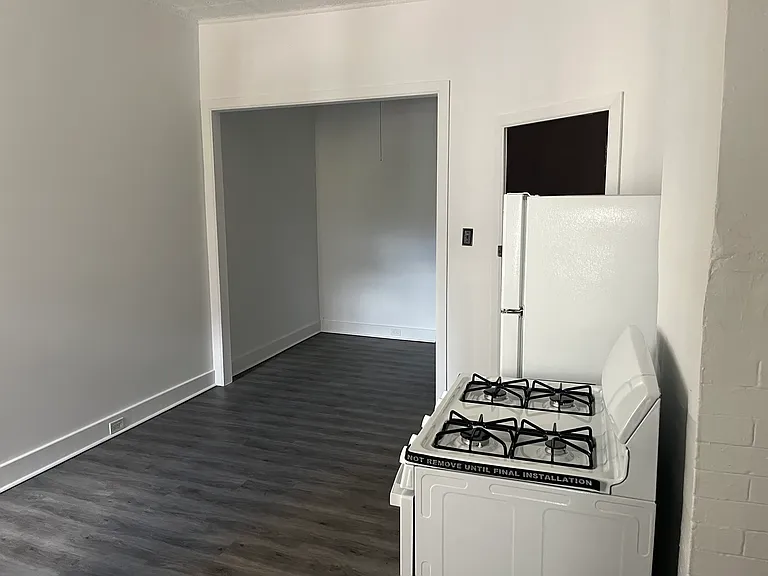 612 Onderdonk Ave #1-R — Photo 6