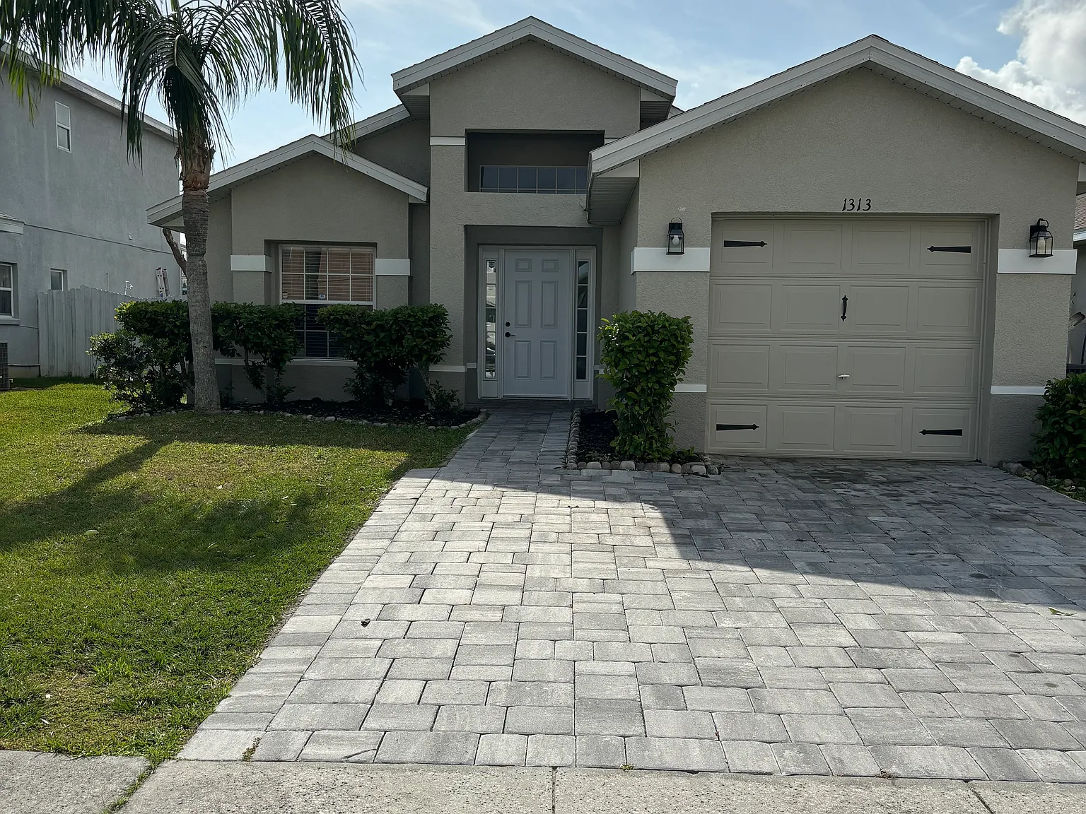 1313 Heather Lake Dr — Photo 1