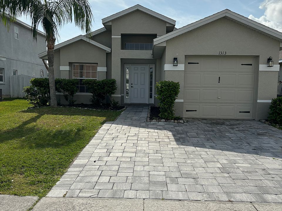 1st image of 1313 Heather Lake Dr