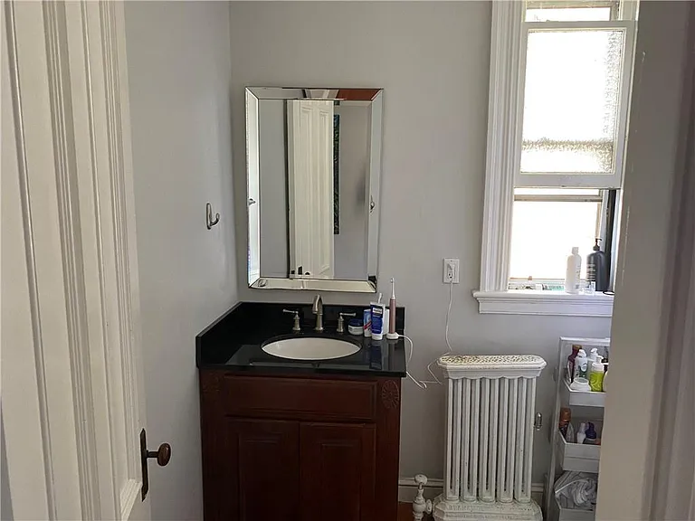12 Clarke St — Photo 19