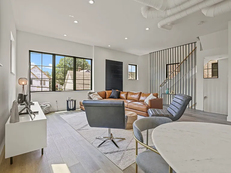 466 South Ln — Photo 20