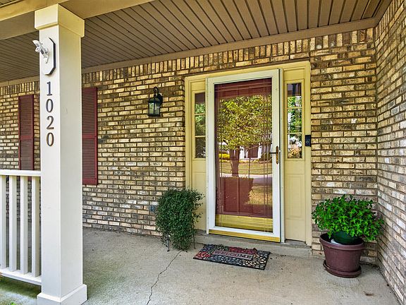3rd image of 1020 Ridgetree Ln
