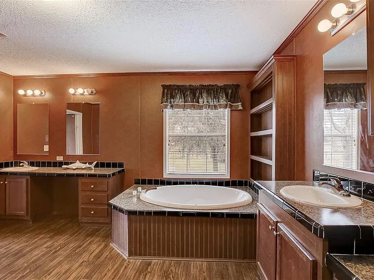 4611 Miley Rd — Photo 13