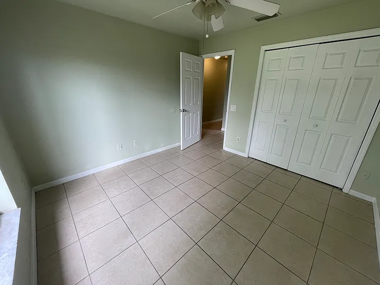 1637 NW 6th Pl — Photo 35