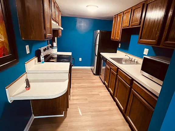 4th image of 5218 Martinique Ln