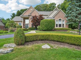 4500 Boxwood Ct, Rochester, MI 48306