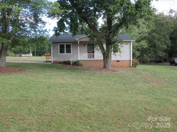 3973 English Oak Dr, Lincolnton, NC 28092