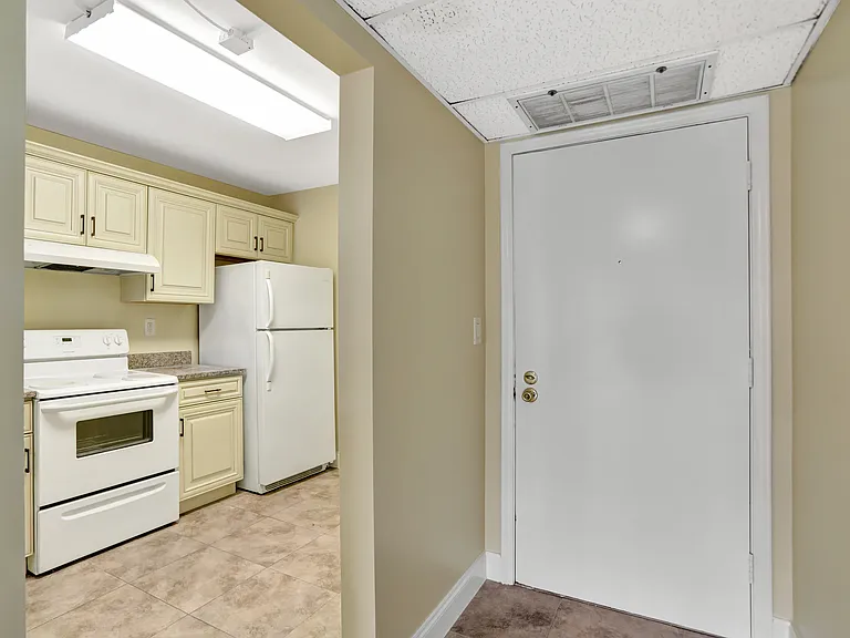 3 Royal Palm Way — Photo 12